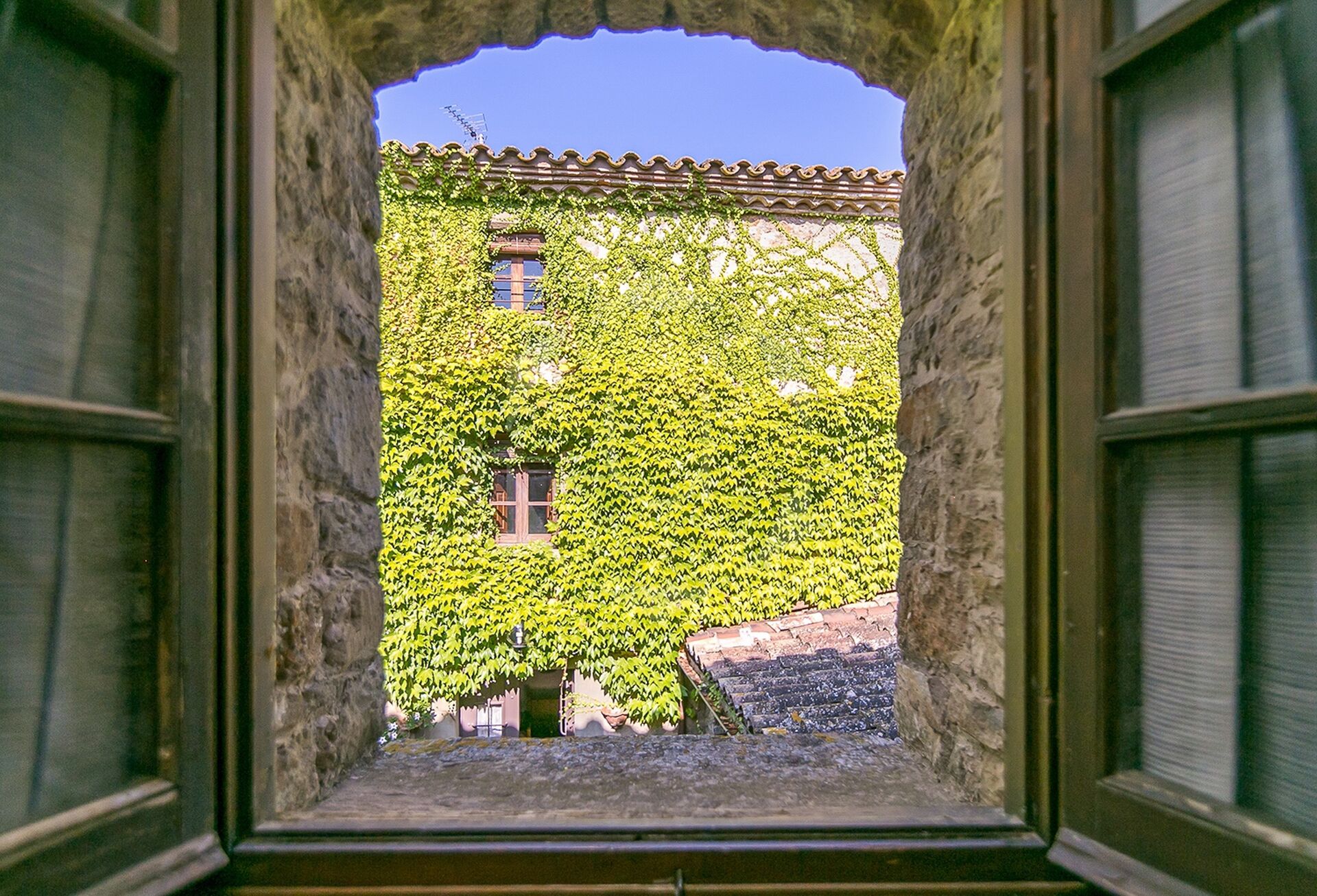 A REFUGE IN EMPORDA